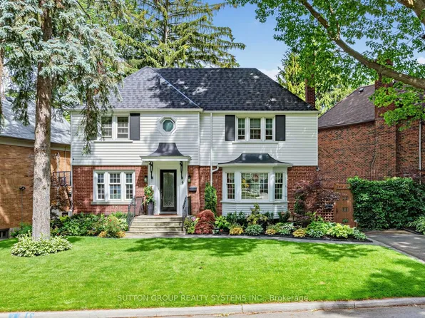 4 Brule Cres, Toronto, ON M6S 4H9