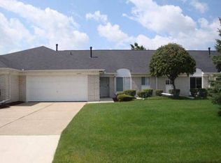 20442 Pine Meadow Dr, Clinton Twp, MI