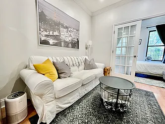 Rented by R New York
