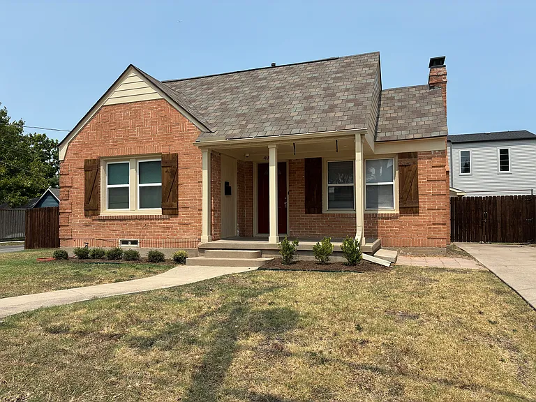 4805 Capitol Ave — Photo 2