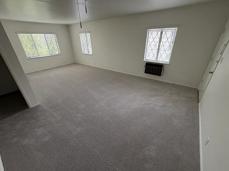 1130 N Louise St — Photo 20