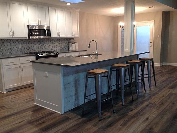 2nd image of 25 Sugar Creek Pl