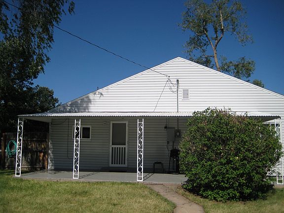 300 foot covered back patio and 6 foot privacy fence