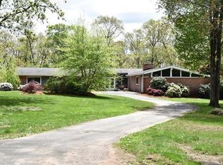 275 Blue Trl, Hamden, CT 06518