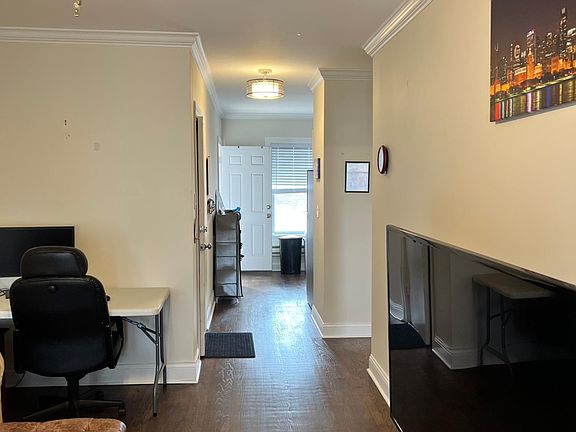 2nd image of 2147 N Fremont St #3S-49