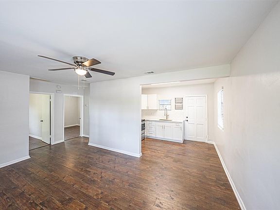 4th image of 1115 S Mills Ave