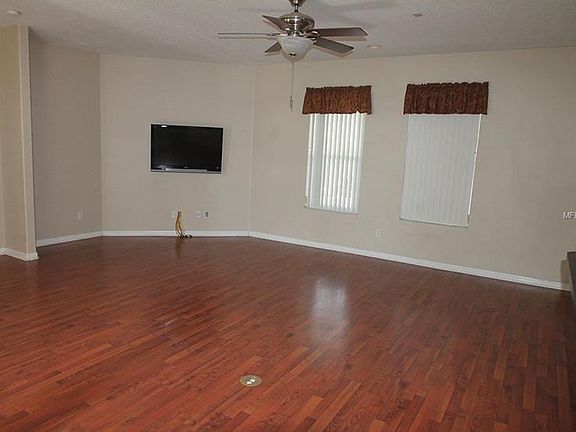 3rd image of 2251 The Oaks Blvd
