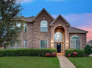 2836 Naples Dr, Hurst, TX 76054