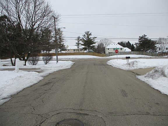 5th image of 2511 Bordeaux Dr