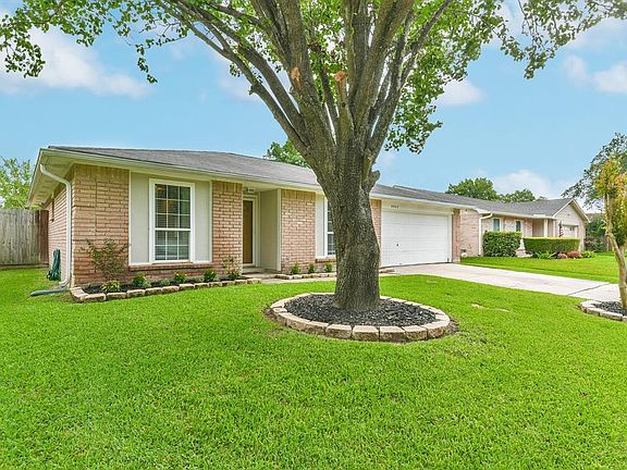 2nd image of 4922 Meadow Place Dr