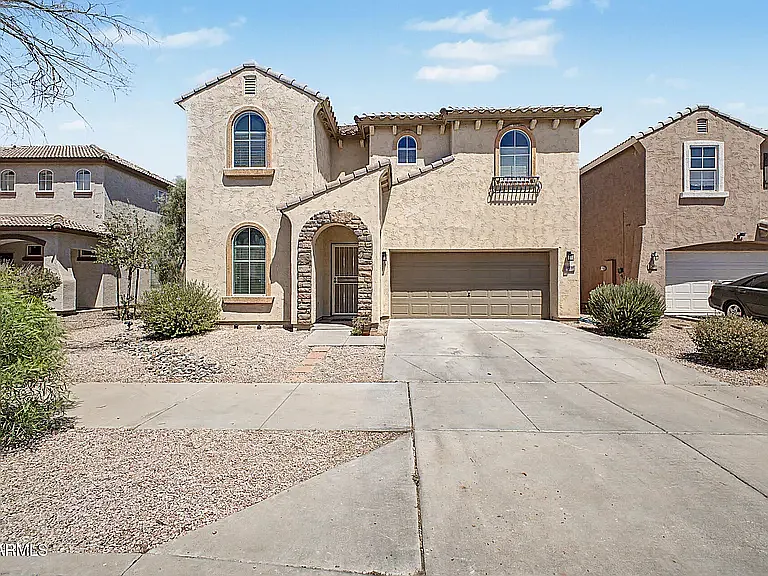 2527 S 89th Dr — Photo 1