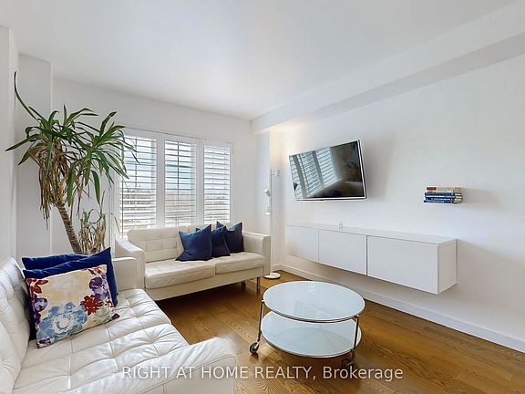 5th image of 371 Fairgate Way