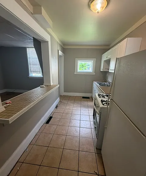191 Vandervoort St — Photo 10