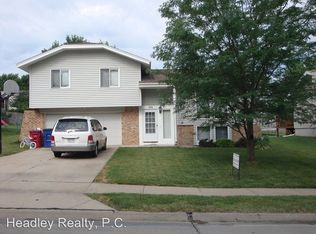 404 Laredo Rd, Papillion, NE 68046