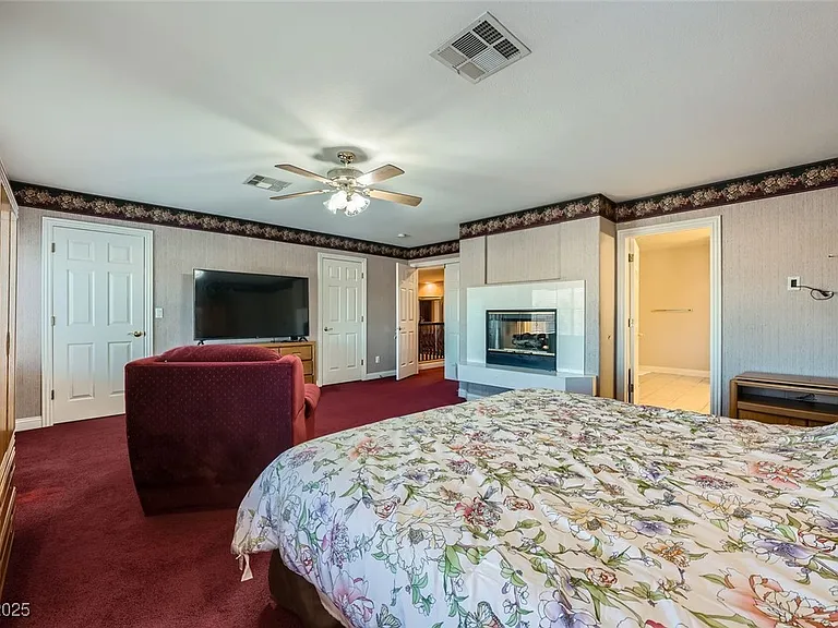 8748 Castle Hill Ave — Photo 16