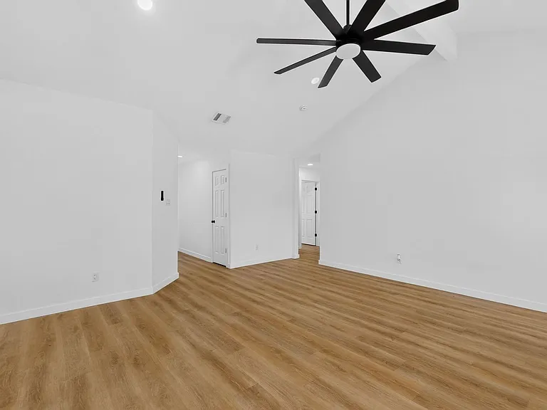 1313 Homestead St — Photo 30