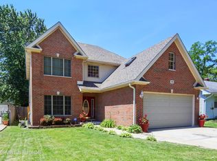 28 N Chase Ave, Lombard, IL 60148