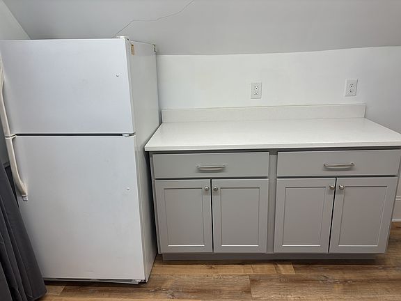 2nd image of 310 Biddle Ave #3
