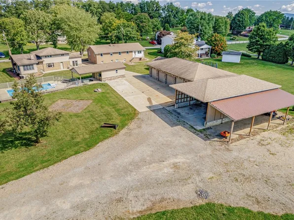 1205 Saint Clair St, Latrobe, PA 15650