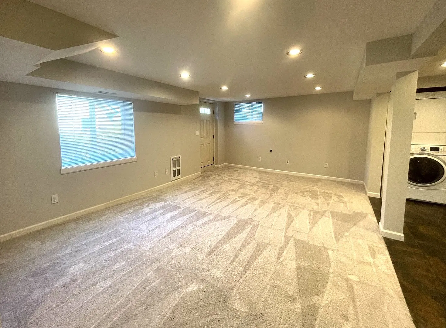 4725 35th Ave SW — Photo 3