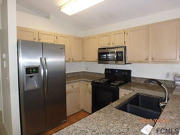 5th image of 18 Lindsay Dr