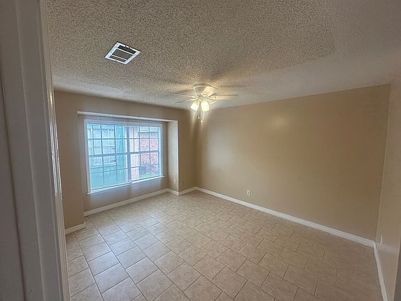 5th image of 305 Marigny Cir #C