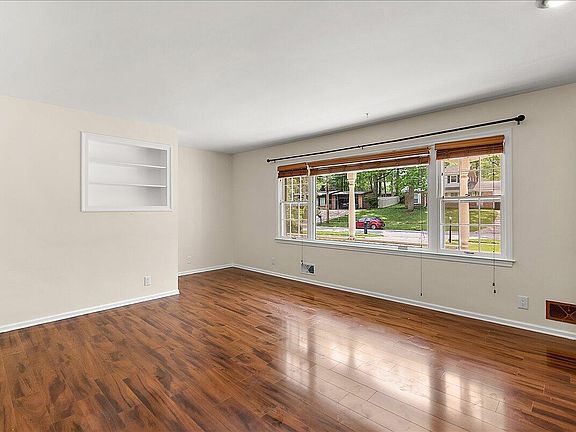 4th image of 4742 Curwood Ave SE