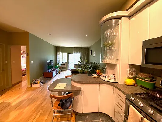 Sold by Maximillion Realty, Inc. | media 3