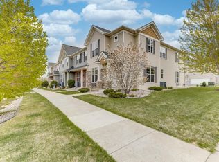 7800 Madelyn Creek Dr, Victoria, MN 55386