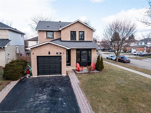 4th image of 3269 Woodcroft Cres