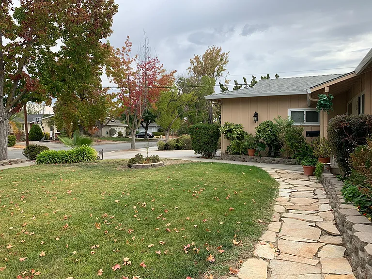Side view pathway
