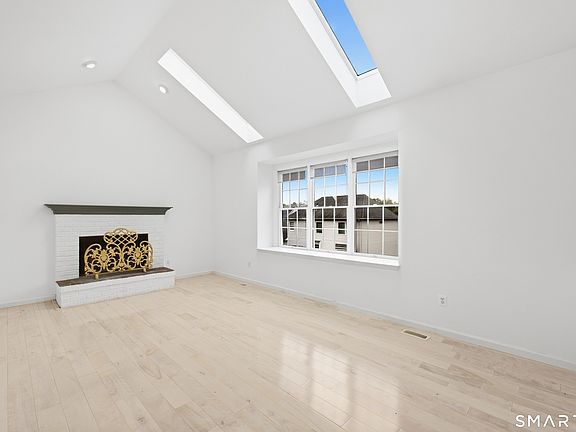4th image of 6 Ashley Court
