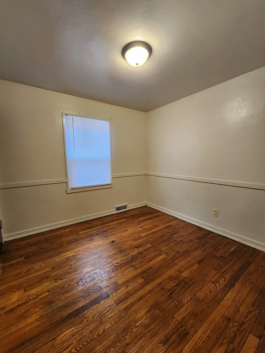Building Photo - 4403 W Capitol Dr #1