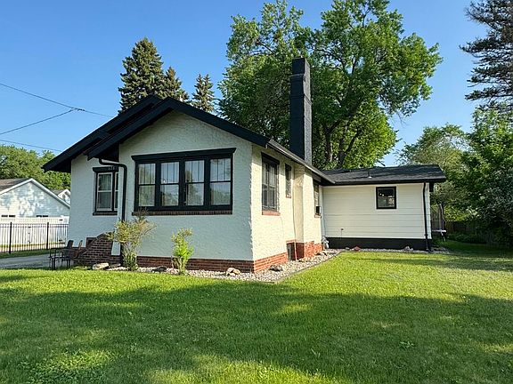 2nd image of 628 13th Ave S