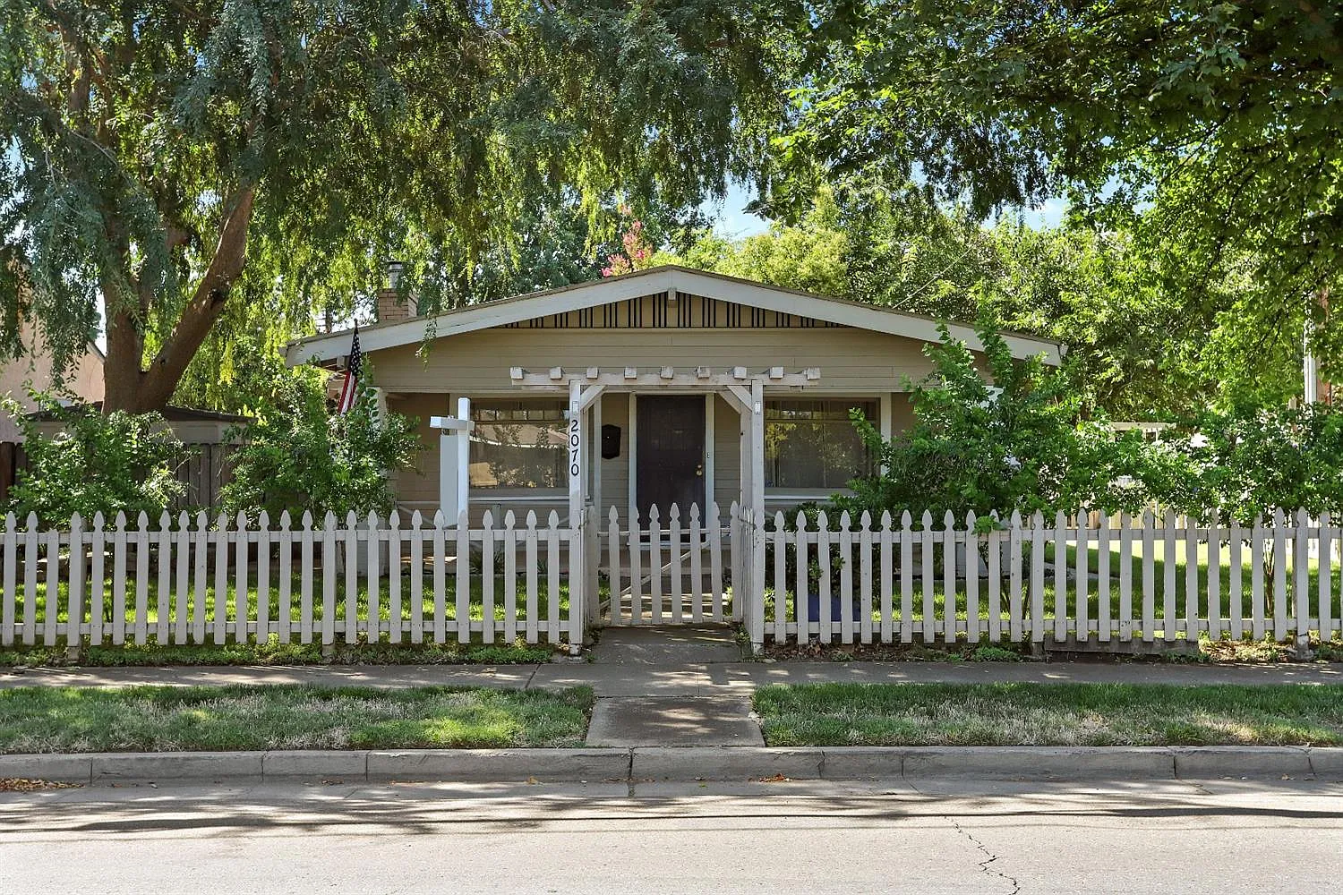 2070 Monte Diablo Ave photo 1