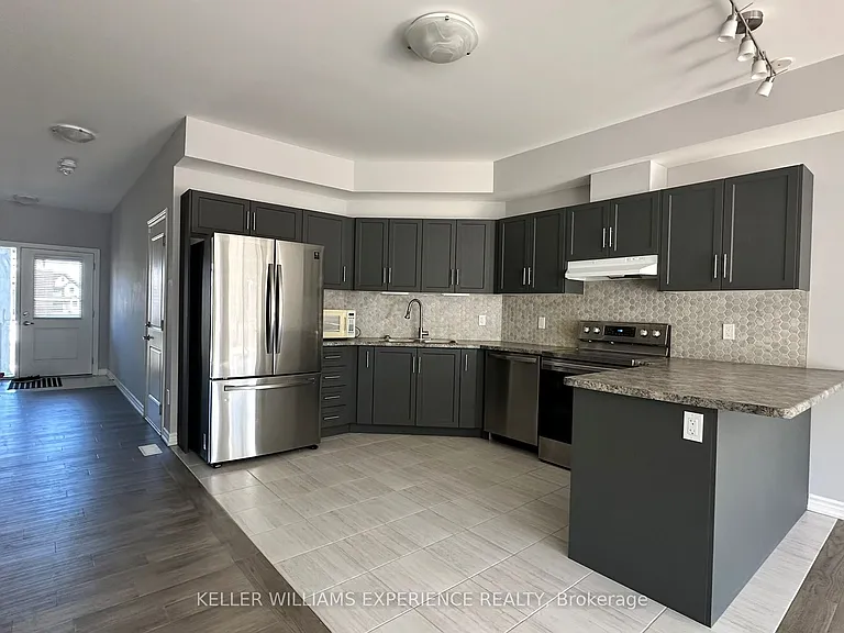 106 Delphi Ln — Photo 5