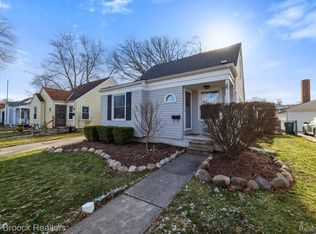 490 Roth Blvd, Clawson, MI 48017