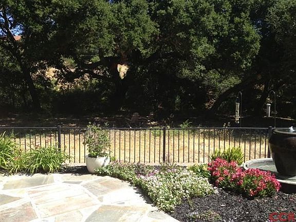 4th image of 980 Isabella Way