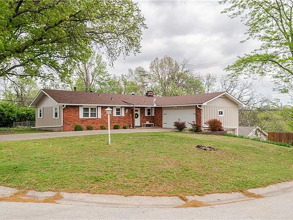 3rd image of 6354 Freeman Ave