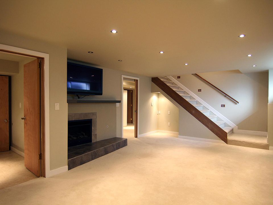 1st image of 1127 Rosewood Ave