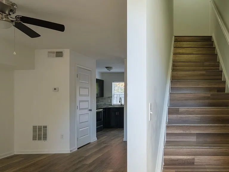 Golden Gate Townhomes — Photo 91