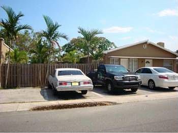1st image of 2070 NE 56th St