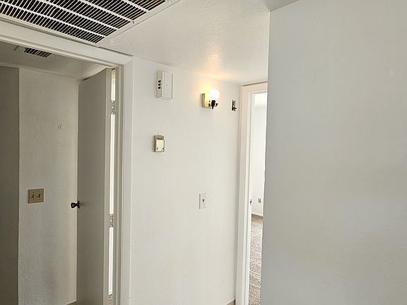 5th image of 45 N Phyllis #101