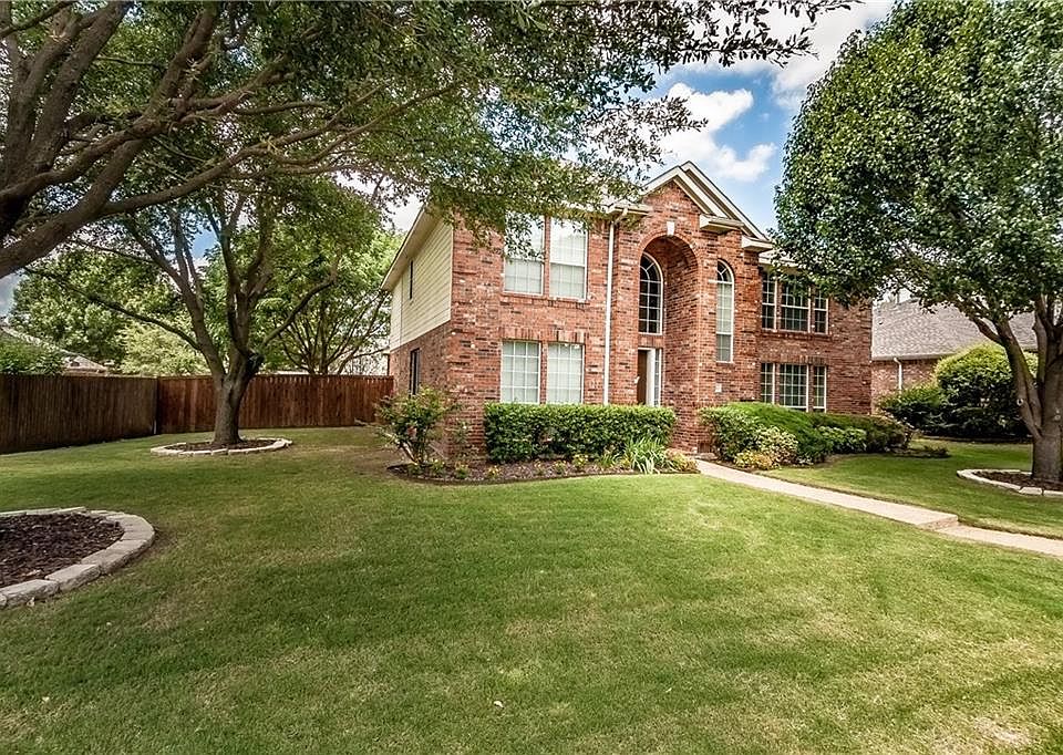 1st image of 10605 Briar Brook Ln