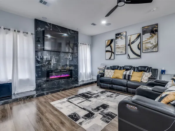 719 Meadowbrooke Cir, Duncanville, TX 75137