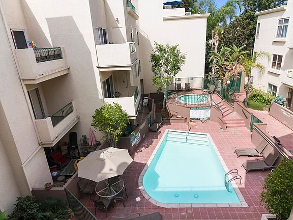 3rd image of 4520 Sylmar Ave #304
