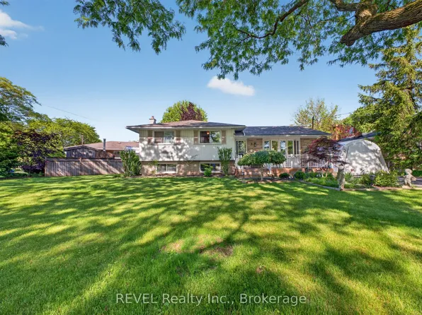 9 Rexleigh Cres, Saint Catharines, ON L2N 3X7