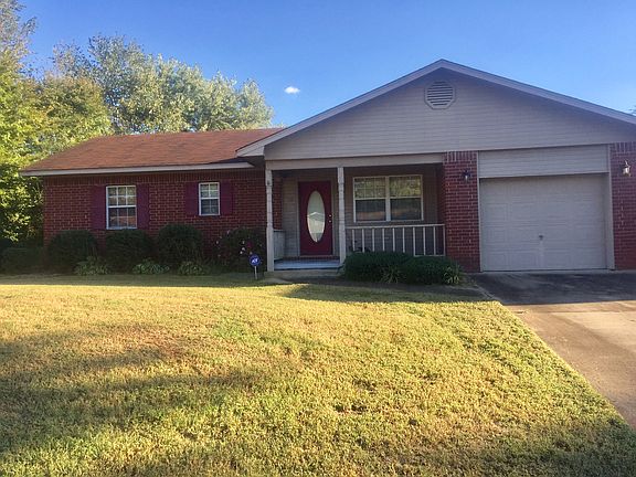 2nd image of 608 Twin Oak Dr
