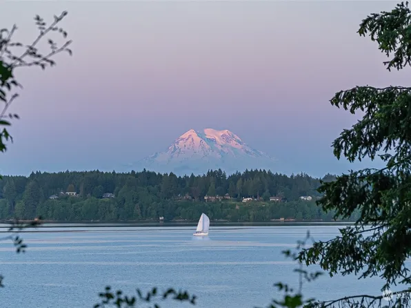 4730 Cooper Point Road NW, Olympia, WA 98502
