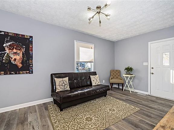 4th image of 4347 Winthrop Ave